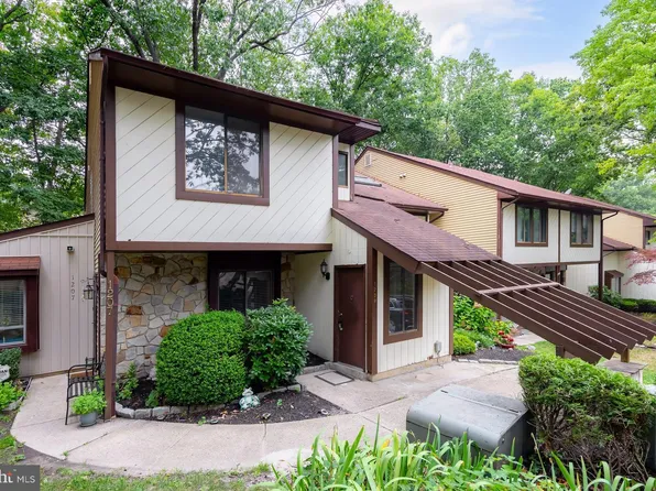 1208 Thackery Ct, Sicklerville, NJ 08081