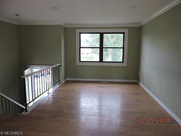 3rd image of 5631 Radcliffe Ave