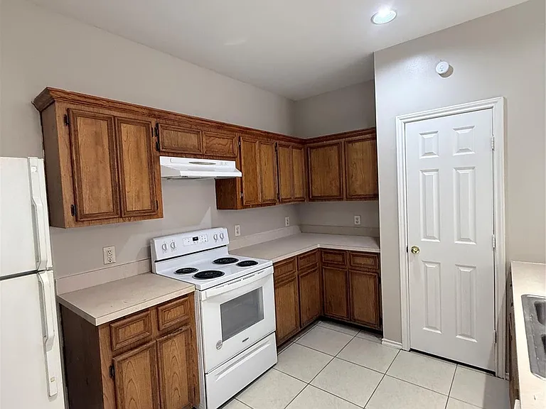 12818 Magenta Oaks Dr — Photo 11