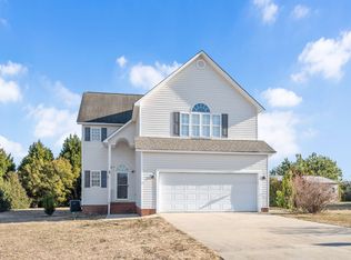 70 Meadow Hills Dr, Four Oaks, NC 27524