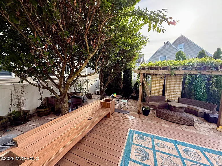 331 Richmond Ave — Photo 28