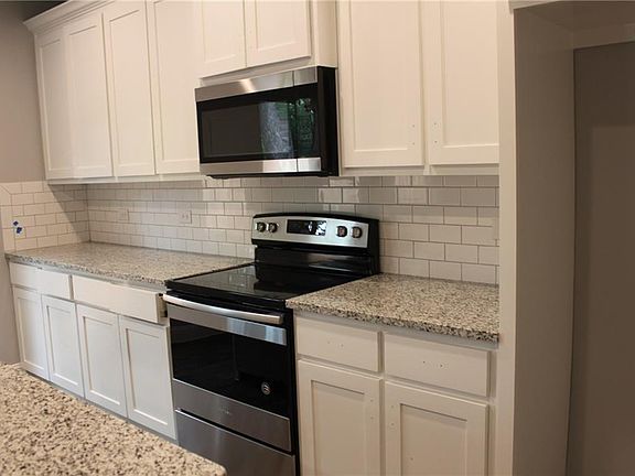 4th image of 1001 N Gw Jackson St