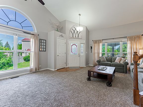 5th image of 7 Brittany Ct