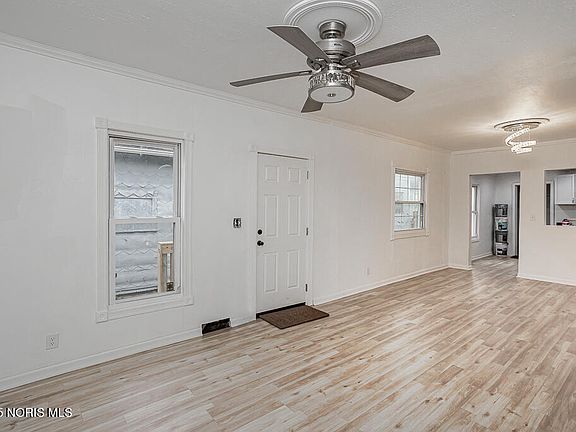 5th image of 2422 N Ontario St