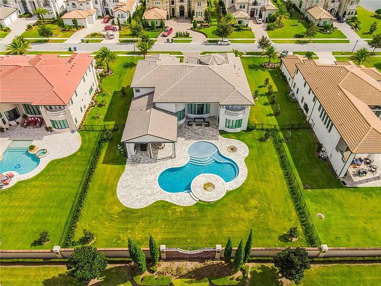 3999 Isabella Cir — Photo 30