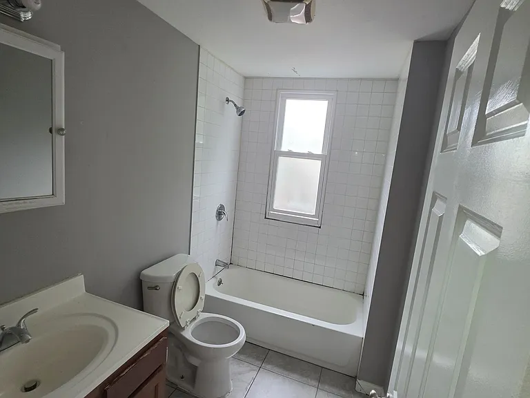 353 16th Ave #5 — Photo 9