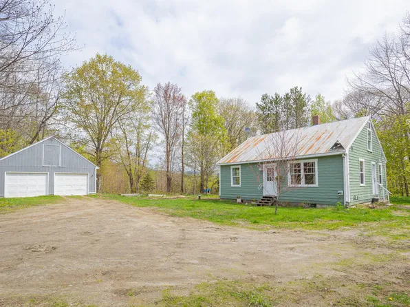 1083 Fairbanks Road, Farmington, ME 04938