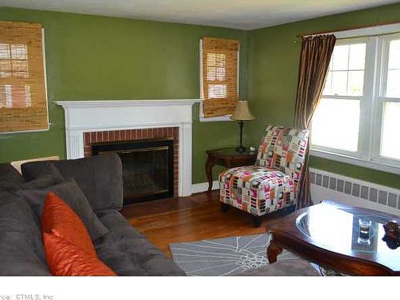 4th image of 399 Hills St