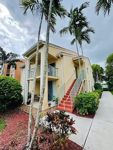 2 bed, 1.0 bath, 909 sqft, $1,795 — Photo 2