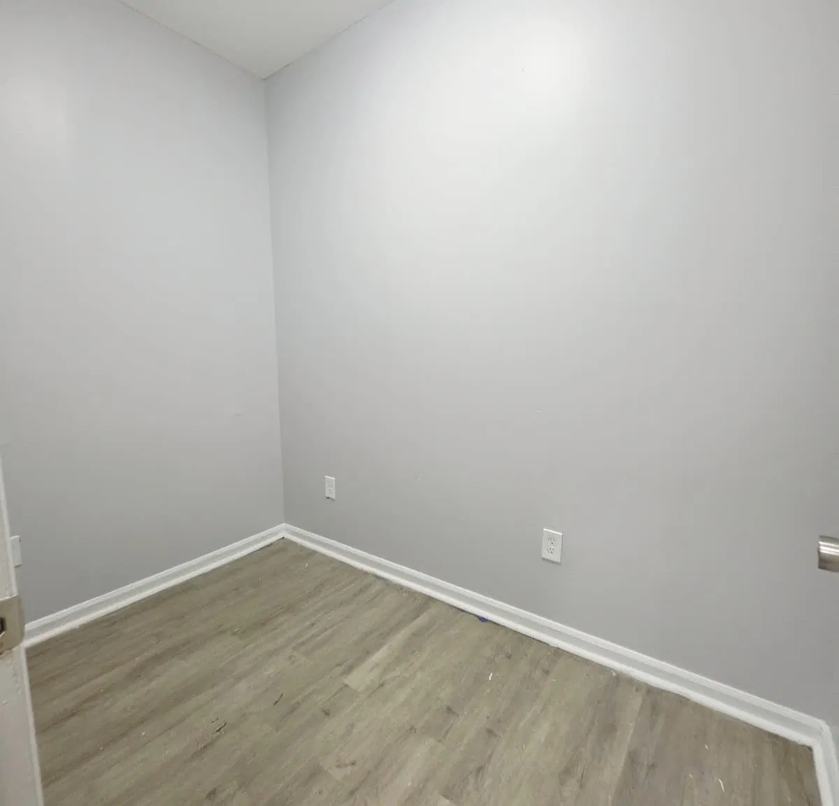 3 bed, 1000 sqft, $2,200 — Photo 2