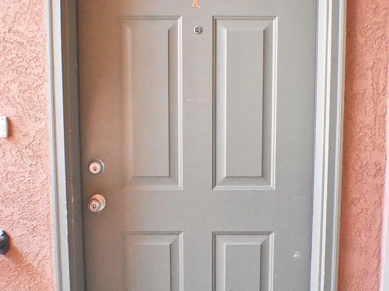 1115 Belford Ave — Photo 4