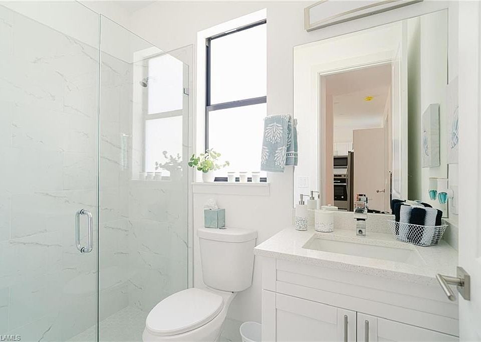 1st image of 512-514 Bell BLVD S