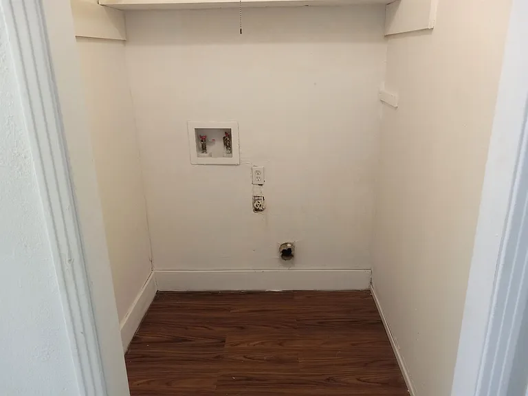 110 E Rogers St — Photo 8