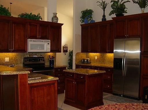 Grounet custom kitchen w/Granite 
