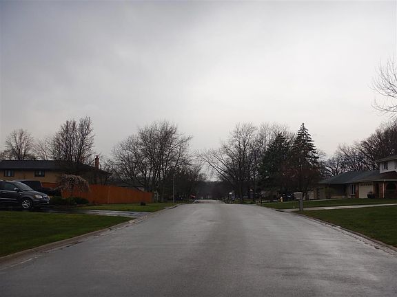 4th image of 13802 W Dublin Dr