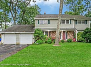 98 Oak Ridge Pkwy, Toms River, NJ 08755