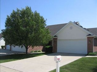 330 Fieldcrest Ct, Normal, IL 61761
