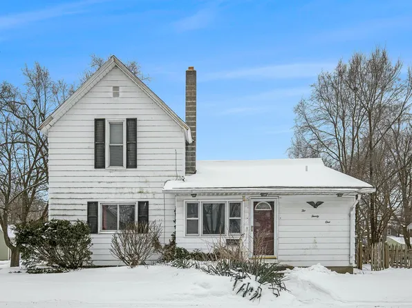 221 E Center St, Belding, MI 48809
