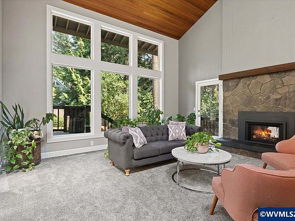 5th image of 4262 Elf Ave SE