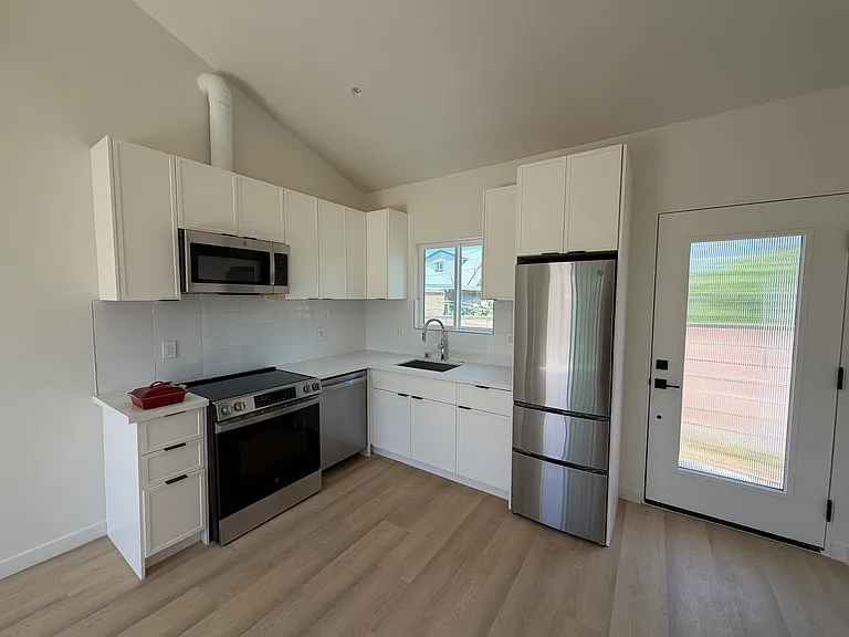 13210 El Moro Ave — Photo 2