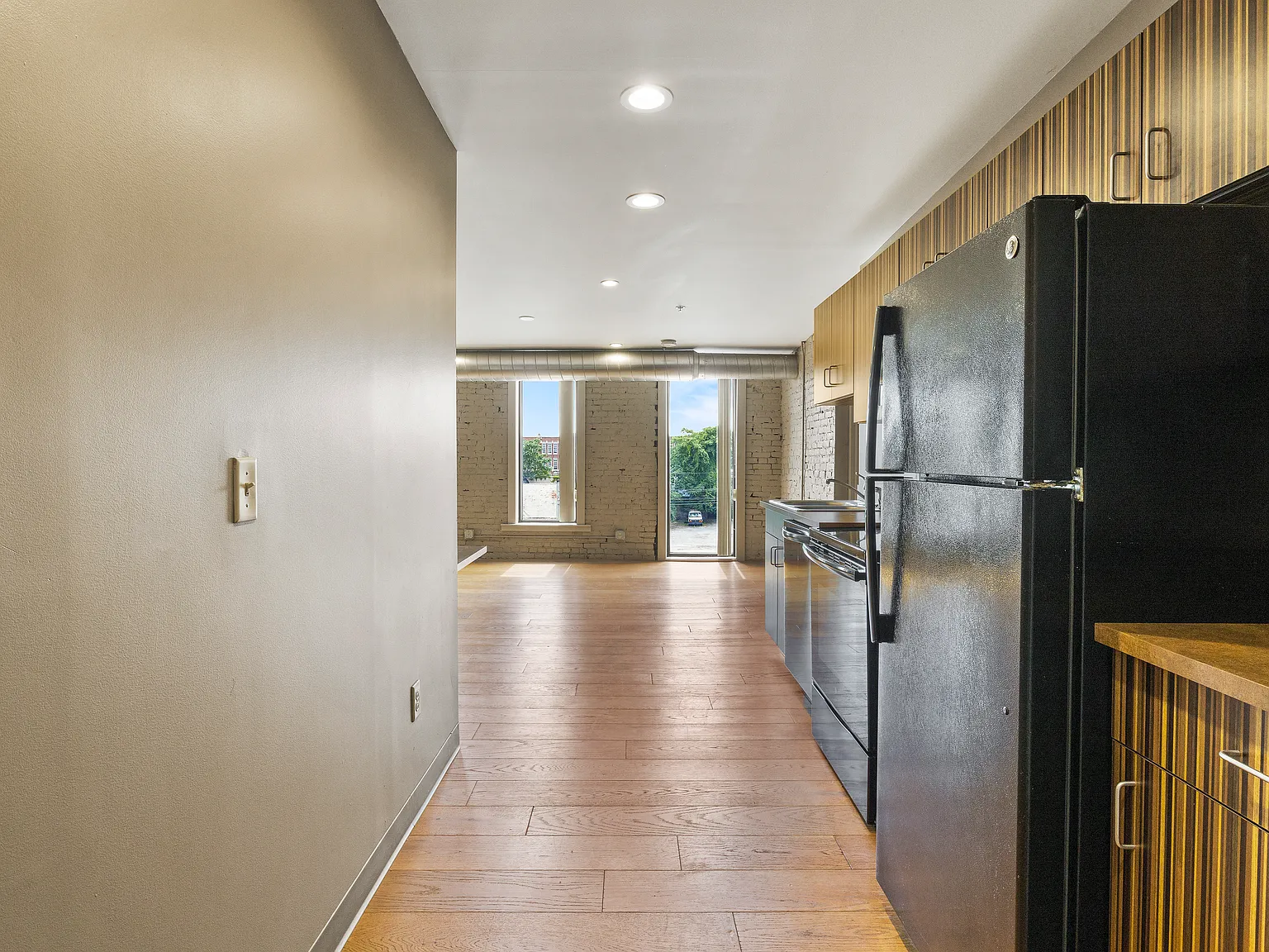 1 bed, $1,050 — Photo 3