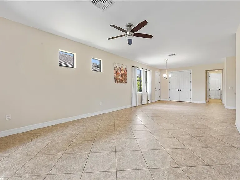 8010 Helena Ct — Photo 6