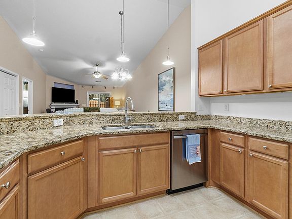 5th image of 173 Tennis View Ct