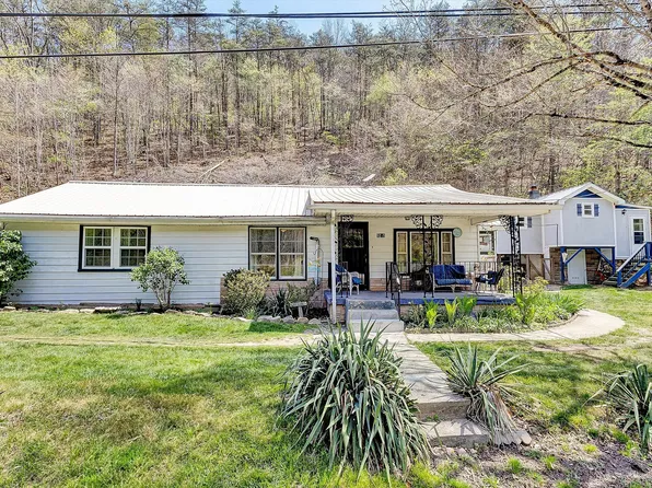 5215 Kanawha Trl, Covington, VA 24426