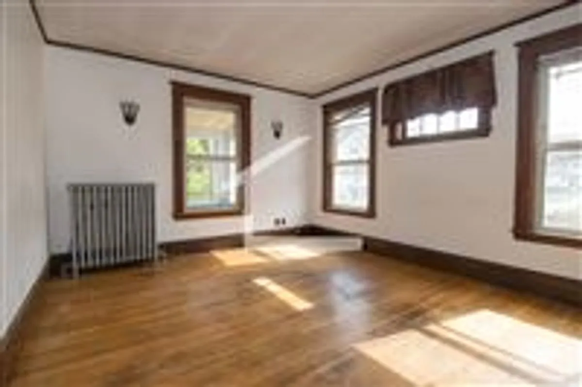 Building Photo - 59 Etna St #2