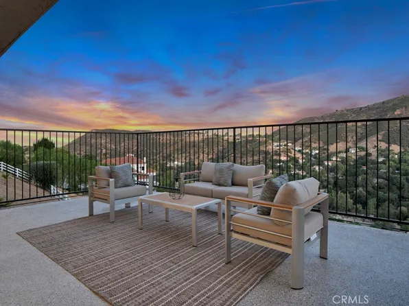 30 Stagecoach Rd, Bell Canyon, CA 91307