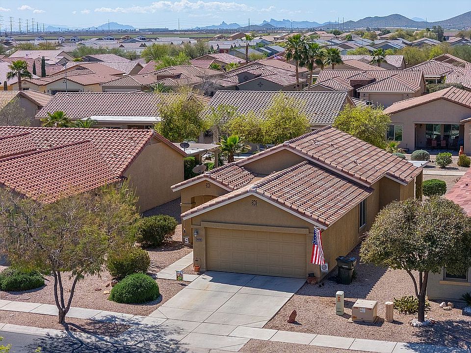 1st image of 2643 E Desert Wind Dr