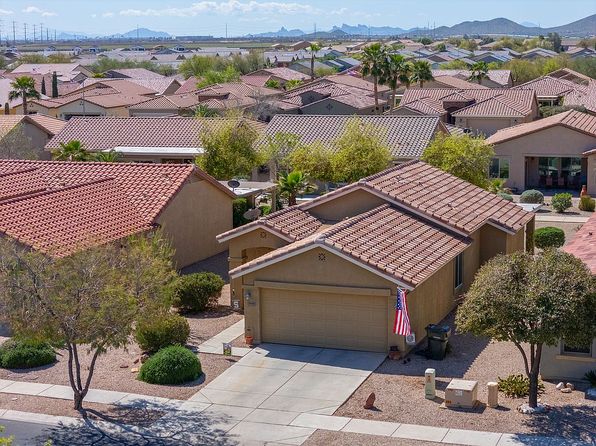 2643 E Desert Wind Dr