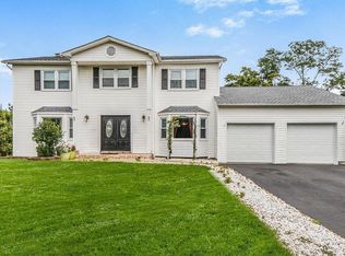 18 Donaldson Ln, Garnerville, NY 10923