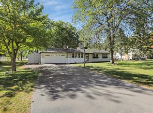 1725 Howard Ave, Maple Plain, MN 55359