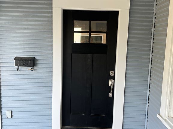 4th image of 615 W Summit Ave