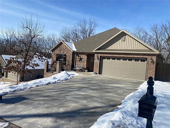 3rd image of 26 Overton Dr