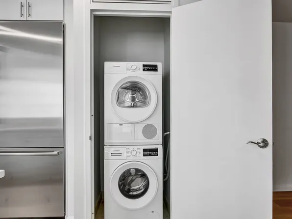 635 West 42nd Street image 19 of 28