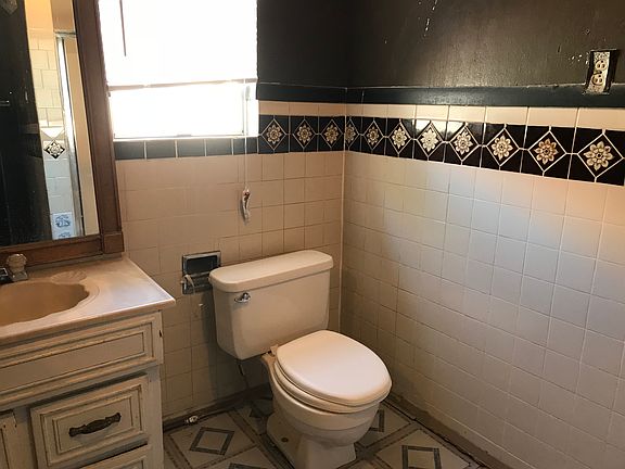 4th image of 511 S Puerco Dr