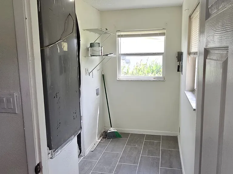 187 Norfolk Ave NW — Photo 5