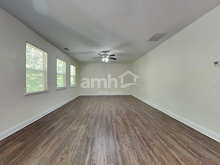 103 Kirk Dr — Photo 8