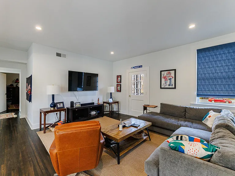 120 Peachtree Memorial Dr NW #4 — Photo 7