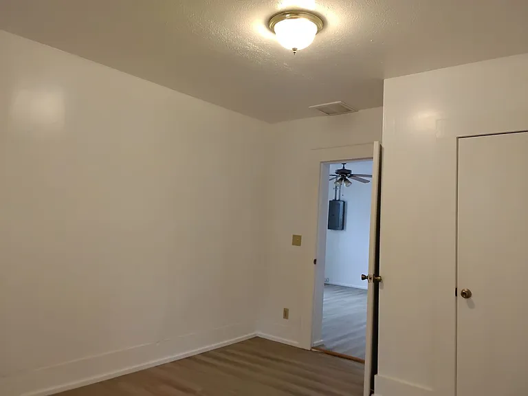 1632 N Irving Ave — Photo 8