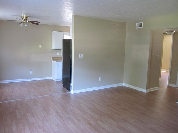 2nd image of 3720 Camelot Dr APT 2