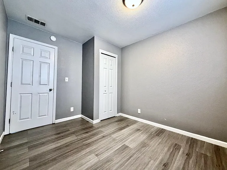 Unit Photo