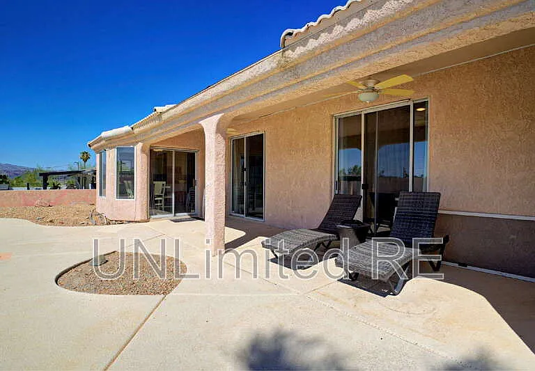 304 Acoma Blvd S — Photo 4