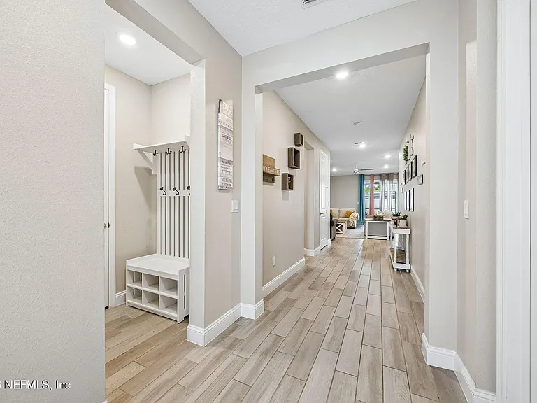 118 Sadler Ct — Photo 5