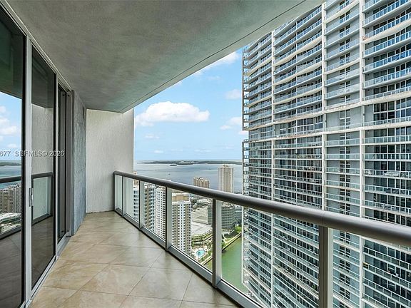 5th image of 475 Brickell Ave APT 3811