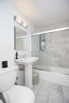 Rented by Avi Nash Associates | media 6