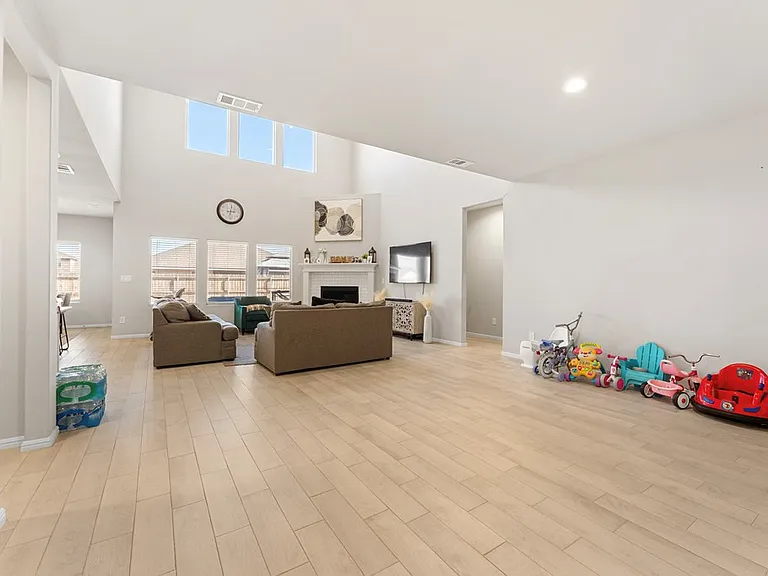 7118 Adenium Rd — Photo 4