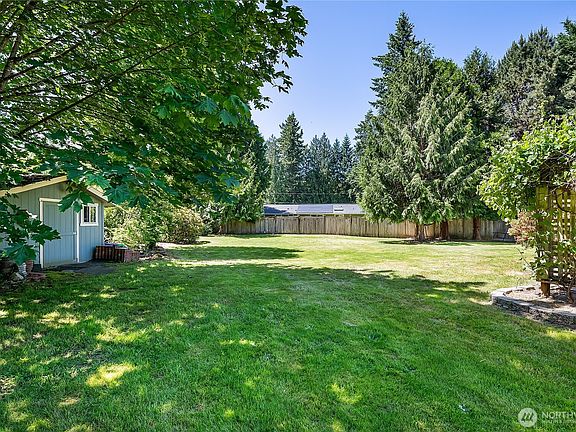 3rd image of 6053 211th Avenue NE